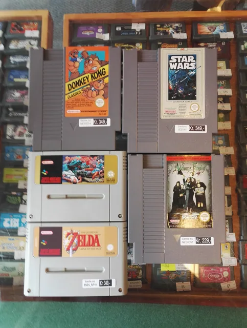 NES- og Super Nintendo-spill med Samle.no-prislapper